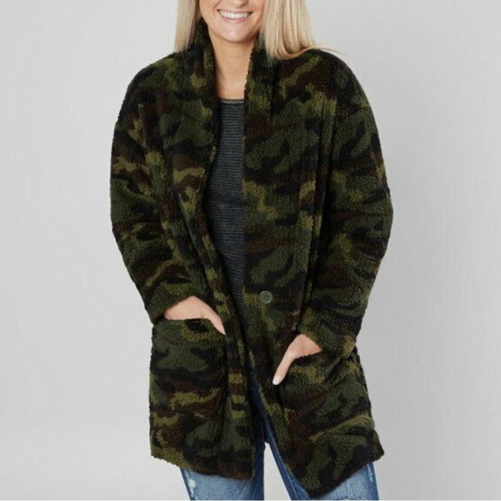 Women’s Camouflage Fleece Jacket